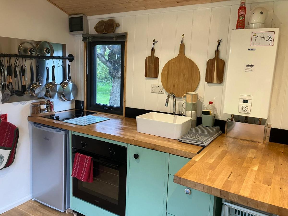 1 Bed Converted Railway Wagon Near Crickhowell Esterno foto