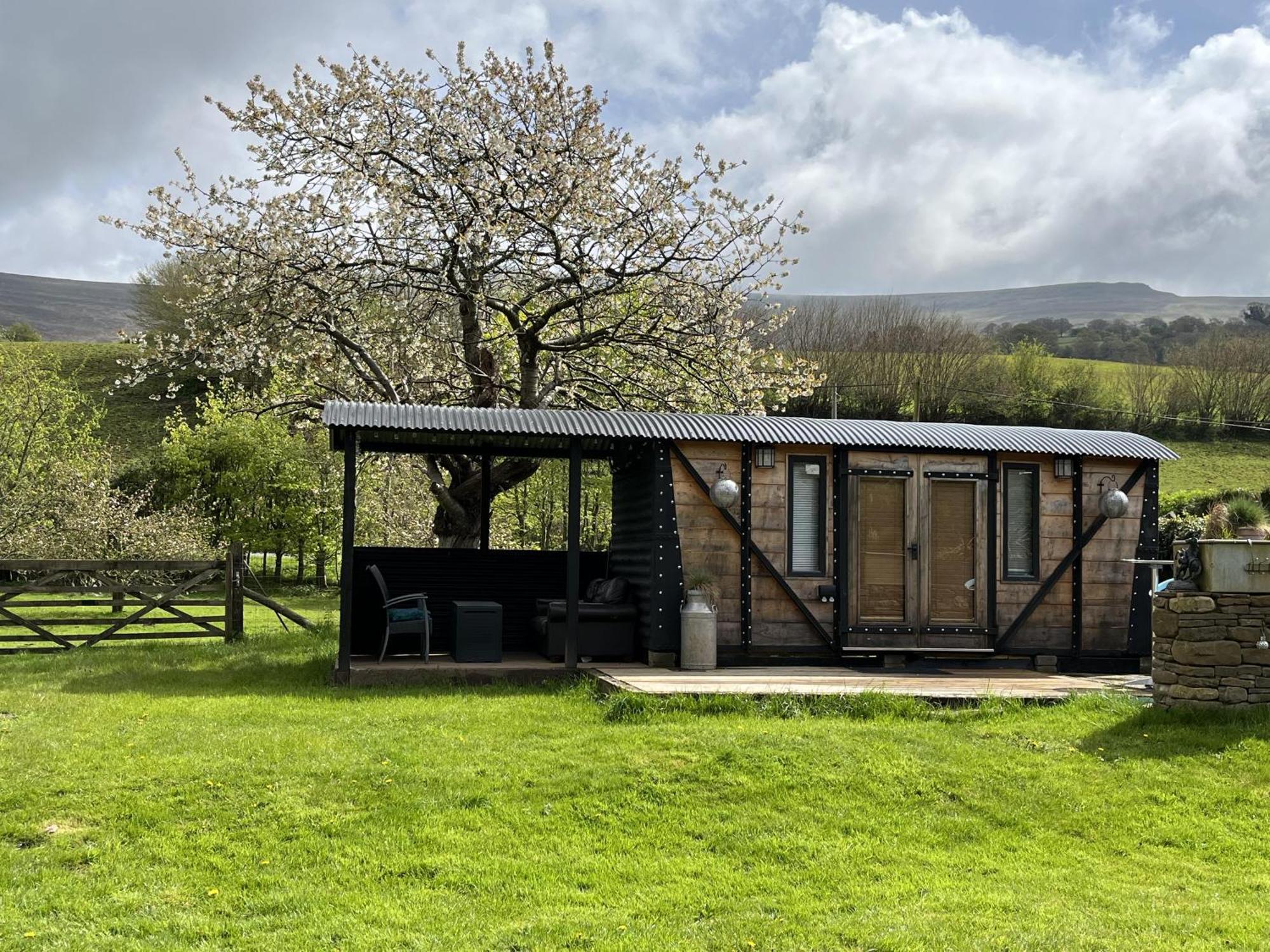1 Bed Converted Railway Wagon Near Crickhowell Esterno foto